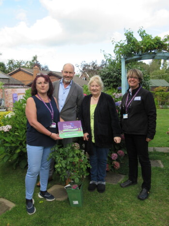 Mary Griffiths Best Garden Winner Group Picture