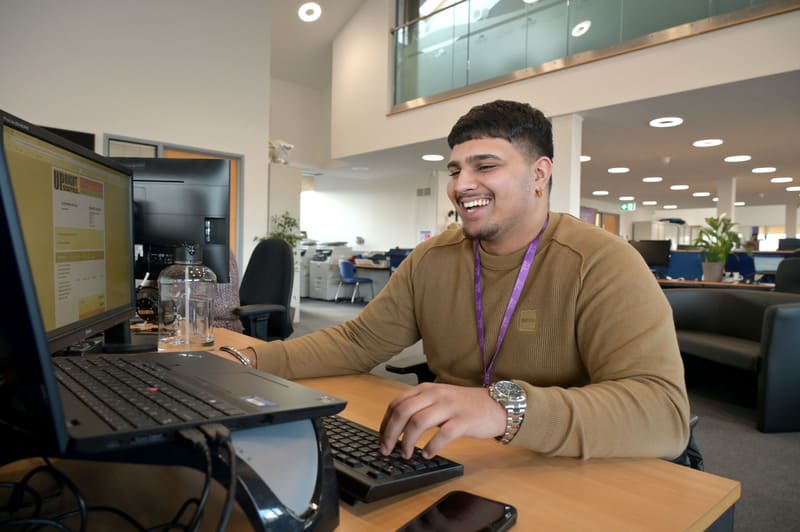 Arjun Benning working in star office